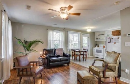 Sylvan Park Cottage | We would love to have you as our guest!
