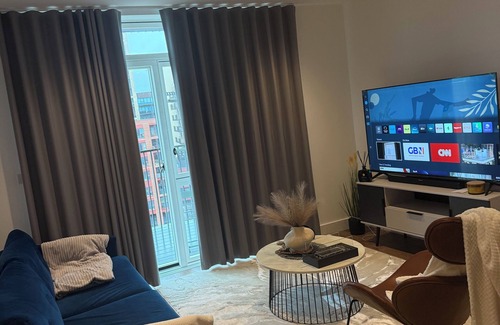 Gascoigne Apartment | Wealth Luxury Two Bedroom Double Ensuite with Balcony View!