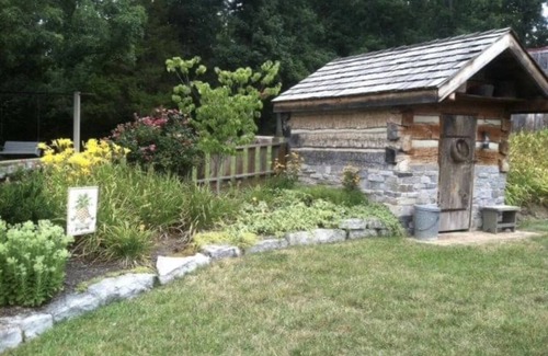Fort Defiance House | Weaverton-Unique Log Home in Shenandoah Valley