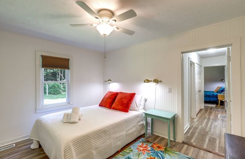 Weaverville Cottage | Weaverville Retreat w/ Private Hiking Trail!