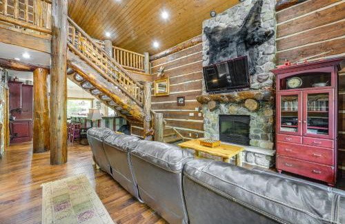 Kamas House | Weber River Cabin in Oakley with Private Hot Tub!