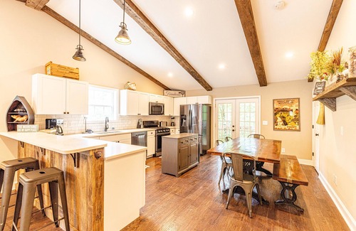 Bryson City Cabin | Weddings, Retreats, Large Groups: 3LittleBearsRetreat