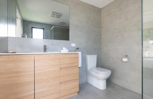 Hillwood House | Wedgetail On The Tamar