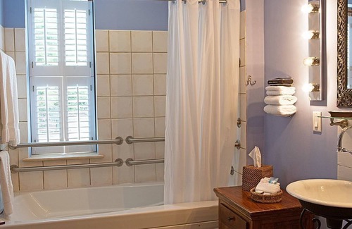 Williamsburg Hotel | Wedmore Place