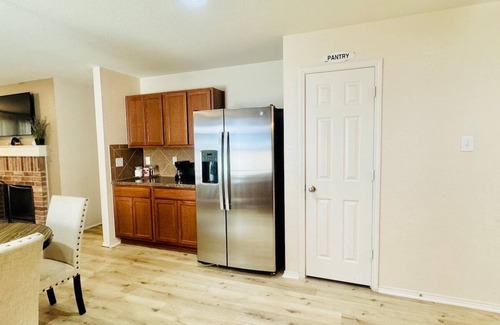 Frisco House | Weekday Escape - near UNT Frisco & The STAR