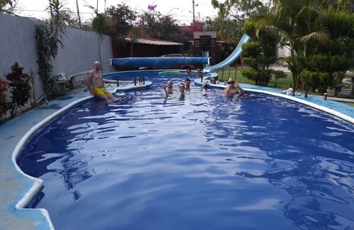 Jiutepec House | Weekend house for 30 people in Cuernavaca