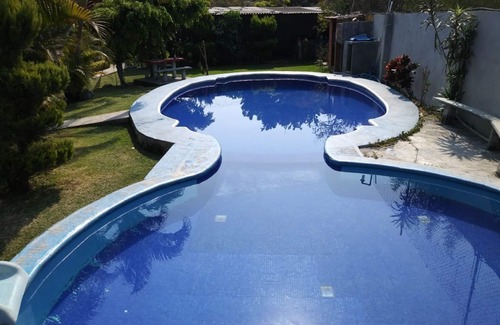 Jiutepec House | Weekend house for 30 people in Cuernavaca