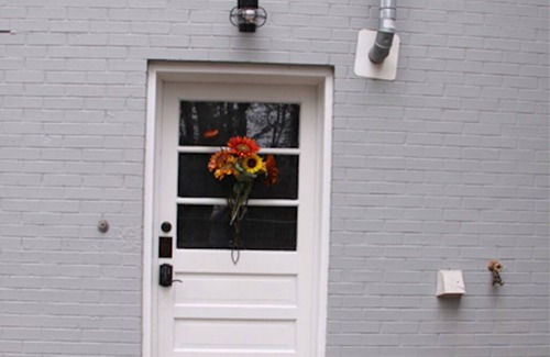 Hendersonville House | Weekend, Short, Long term lease available.charming cozy loft style studio.