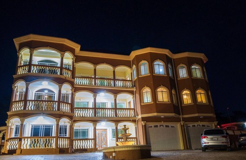 Spring Village Villa | WEEKENDAZ VILLA: Private Gym,Pool, Sauna & Bar