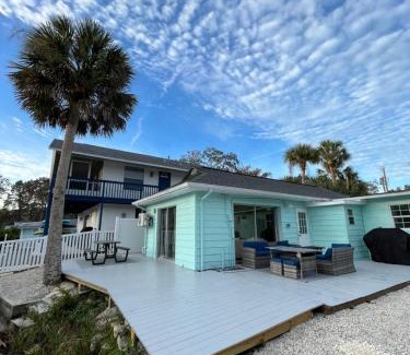 Weeki Wachee Gardens House | Weeki Wachee Retreat Canal home with hot tub kayaks canoe and boat with trolling motor included