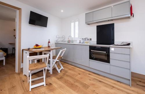 Pettistree Apartment | Weeping Willow - Three Tuns Apartments, Pettistree, Wickham Market - by Aldeburgh Coastal Cottages