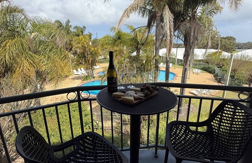 Pelican Point Apartment | Weerona - Your Private Resort Villa Poolside