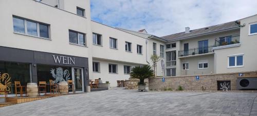 Neusiedl am See Apartment | Weingut Königshofer