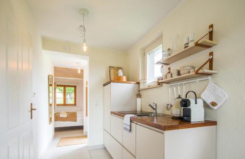 Deutsch Schuetzen-Eisenberg House | Weinloft I by WEINLOFTS