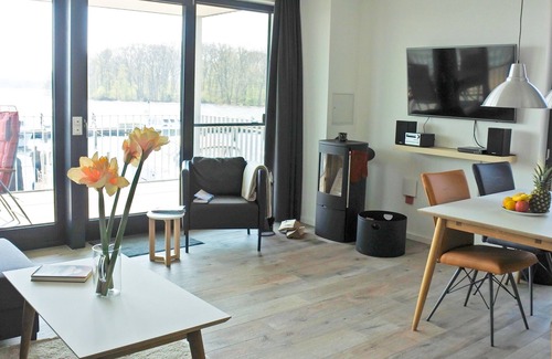 Plau am See Apartment | Weisses Haus Plau - Lake view apartment - MAISONETTE 2 with balcony