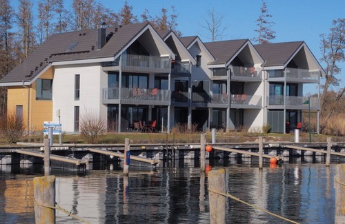 Plau am See Apartment | Weisses Haus Plau - Lake view apartment - MAISONETTE 2 with balcony