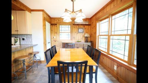 Thornton House | Welch View 68, T