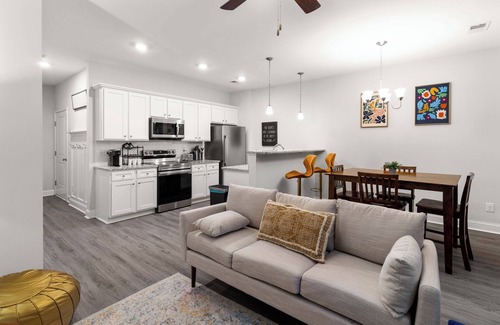 Huntcliff House | Welcome home away from home! Near Fort Jackson