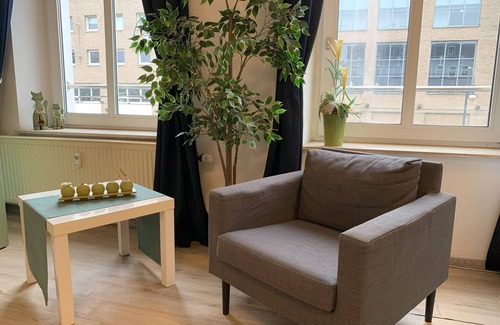Krefeld Apartment | Welcome Home in the heart of Krefeld - directly at the main train station