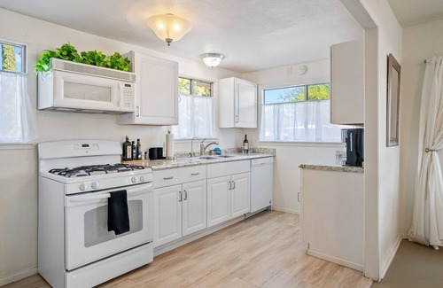 Templeton House | Welcome Home to Main Street Templeton with Porch Views