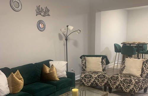 Villa Heights House | Welcome Home