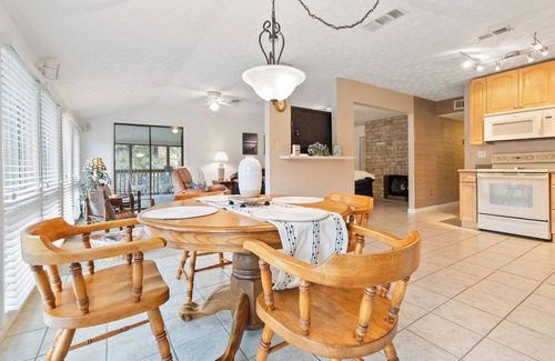Bronston Condo | Welcome to A Glimpse of the Lake – Your Ideal Lakeside Retreat