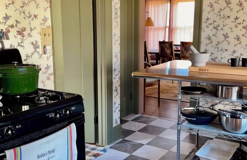 Harters Heights House | Welcome to A Scholarly Retreat, just a stroll from campus
