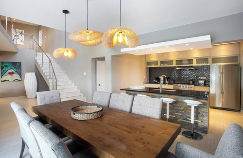 Cay Bay Hill House | Welcome to a slice of paradise!