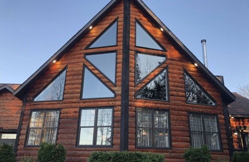 Saint Quentin Cabin | Welcome to Appalachian Lodge! Luxurious cabin situated on a beautiful property