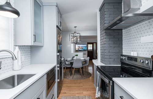 Kutzky Park House | Welcome to Asfar House – Walk to Mayo Clinic - 3BR Comfort - Fast WiFi