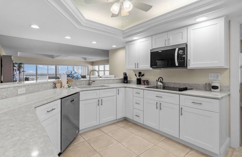 Sanibel Condo | Welcome to Beachcomber B302, - your Gulf-front paradise on Sanibel!