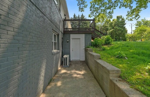 Arnold House | Welcome to Coastal Escape Arnold! This unit is located in the lower level of the home