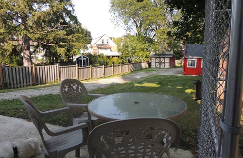 Woodstock Apartment | Welcome to Cowtown! Homey open concept 2 bedroom apartment.