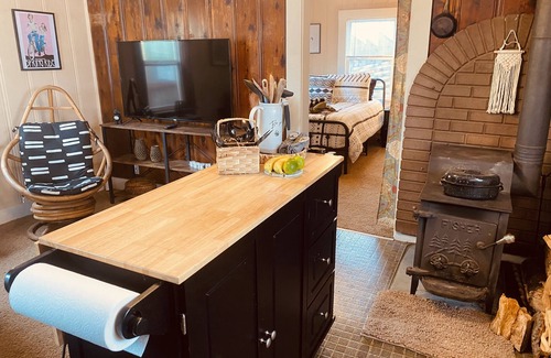 Chester House | Welcome to Cozy BoHo Cottage!