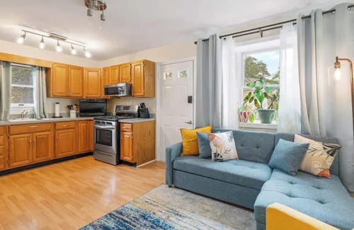 Foxcroft Square House | Welcome to cozy Cricket’s Cove!