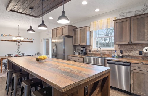 Double Springs House | Welcome to Haven on the Lake!