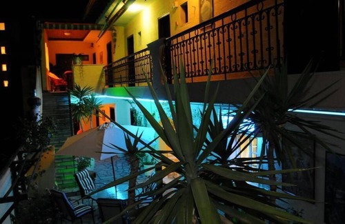 Neos Marmaras Bed & Breakfast | Welcome To Hotel petunia, In Neos-marmaras,xalkidiki ,greece, triple room 1