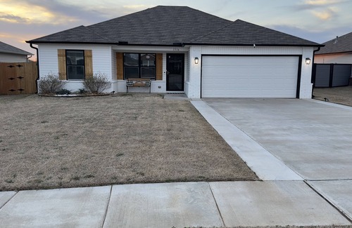 Broken Arrow House | Welcome to Innovators Home Broken Arrow with Large Driveway