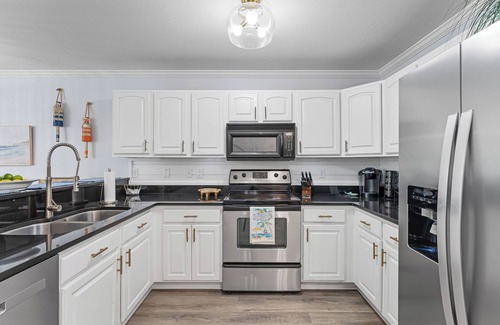 Sugar Beach House | Welcome to Island Breeze Townhome located on beautiful Navarre Beach Florida.