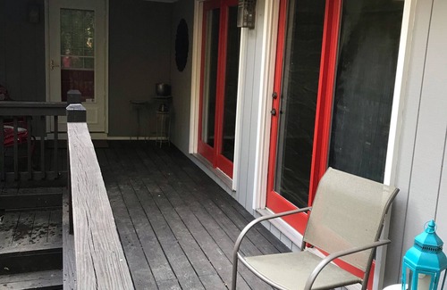 Black Mountain Cottage | Welcome to Lulu’s Cottage. A quiet yet convenient location in WNC.