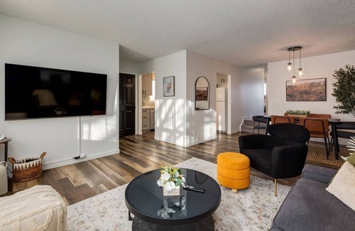 Northwest Calgary House | Welcome to "Majestic"This stunning 3 bdrm upper suite has everything you need for a relaxing stay