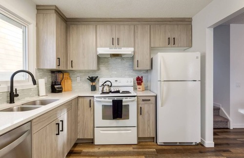 Northwest Calgary House | Welcome to "Majestic"This stunning 3 bdrm upper suite has everything you need for a relaxing stay
