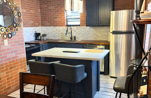 Galveston Cottage | Welcome to Neptune's Cottage: Your Serene beach scape in Galveston, Texas!