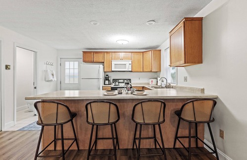 York Beach Condo | Welcome to Ocean Breeze Haven