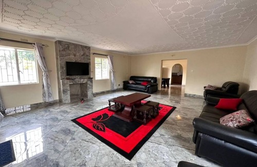 Harare House | Welcome to our elegant and comfortable family home, perfect for making memories!
