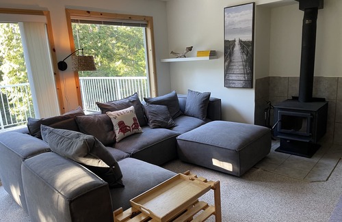 Halfmoon Bay Cottage | Welcome to our family cottage located in nature with a short walk to the beach.