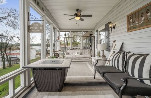 Calhoun House | Welcome to our lake house on the beautiful Hiwassee River!