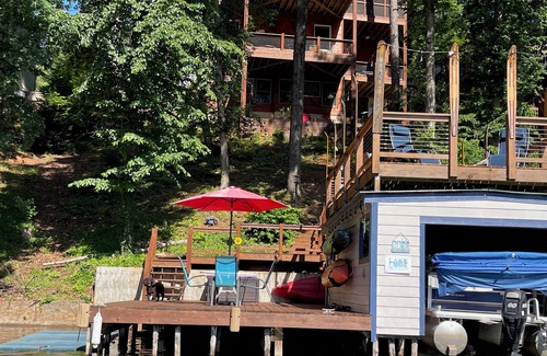 Sunset Cove Apartment | Welcome to Our Little Slice of Heaven on the Lake!