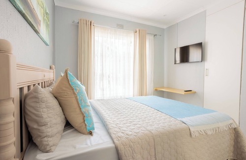 Randpark Ridge House | Welcome to Our Luxurious Oasis: Discover Comfort in Our Spacious Guesthouse