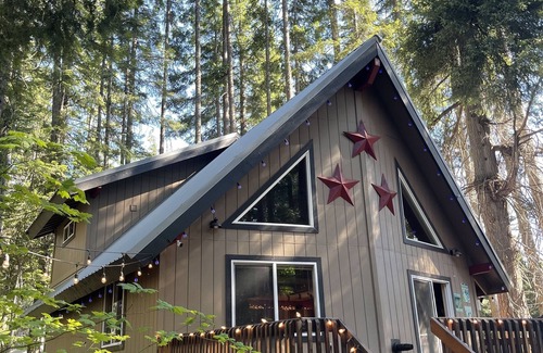 Roslyn Ridge Ski Chalet | WELCOME TO OUR MOUNTAIN PARADISE in Pineloch Sun above Lake Cle Elum.